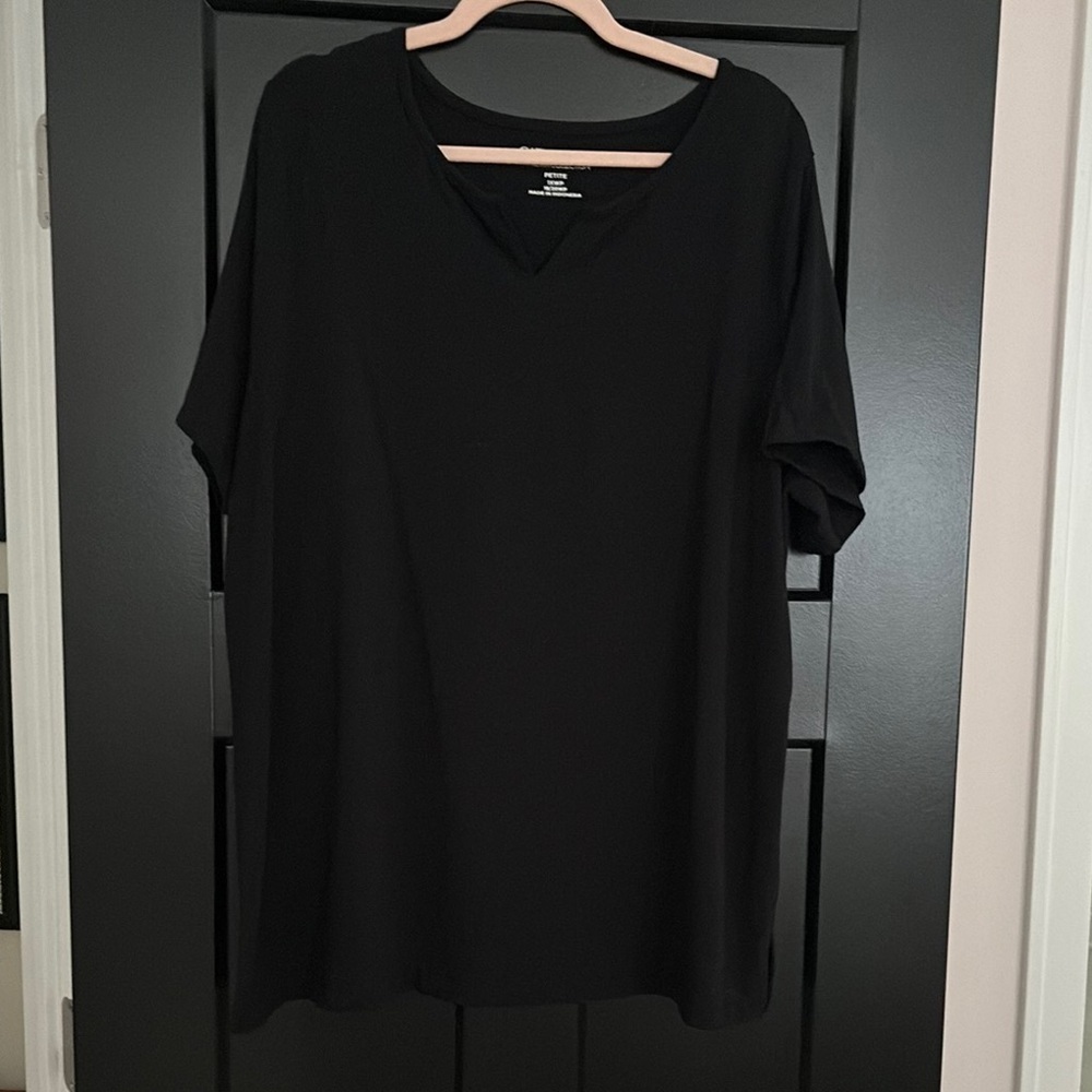 Catherines Black Short Sleeve Split Neck TopSize 1Xp=18/20 p